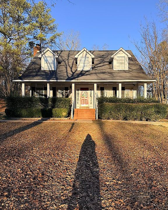 1st image of 410 Falcon Rd
