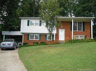 6100 Coolbrook Ct, Charlotte, NC 28217
