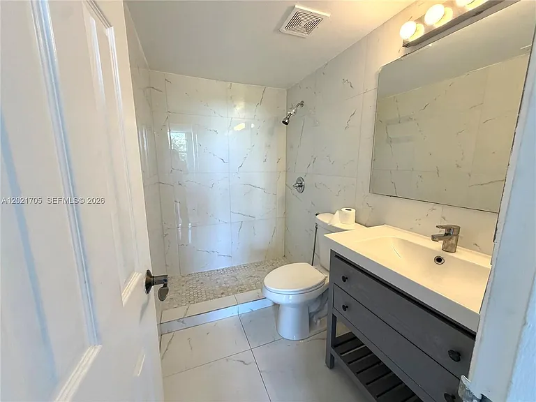3660 NE 166th St #414 — Photo 11