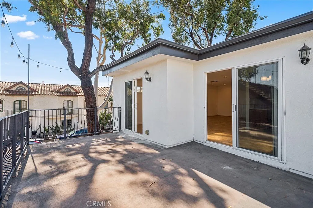 2 bed, 1100 sqft, $4,950 — Photo 4