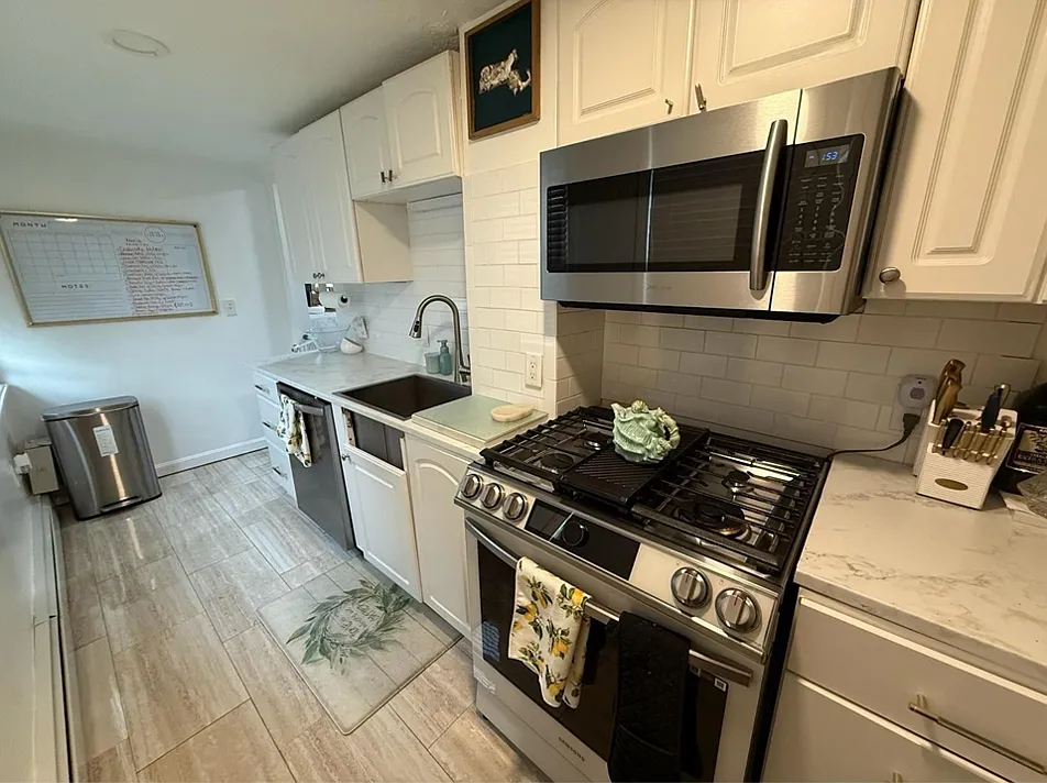 4 bed, 2202 sqft, $3,500 — Photo 4