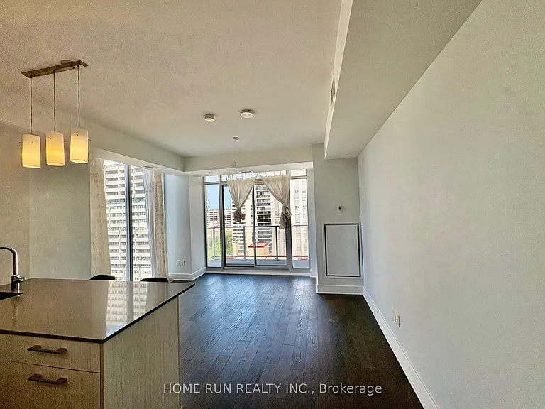 255 Bay St #3 — Photo 7