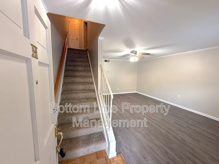 2336 Kenmore Ave #H — Photo 2