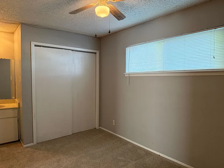 717 E Grayson St #8 — Photo 5