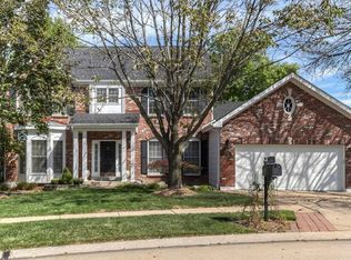 1556 Clayton Woods Ct, Ballwin, MO