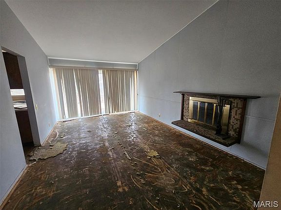 2nd image of 1460 Tremont Dr