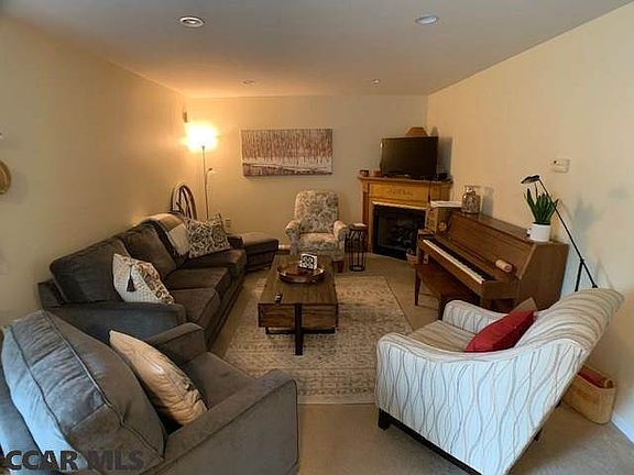 3rd image of 138 Kenley Ct