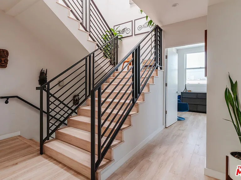 6072 Pickford St — Photo 28