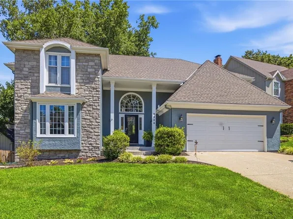 9646 W 116th Cir, Overland Park, KS 66210