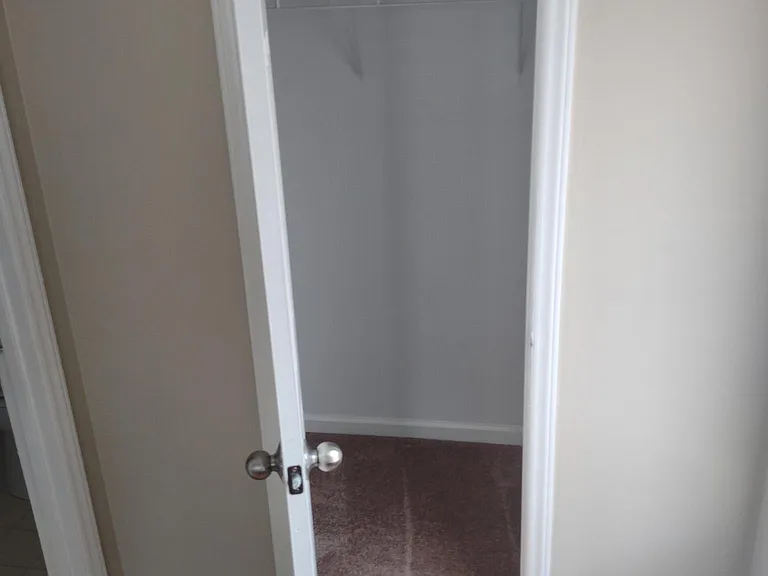652 Connors Cv — Photo 4