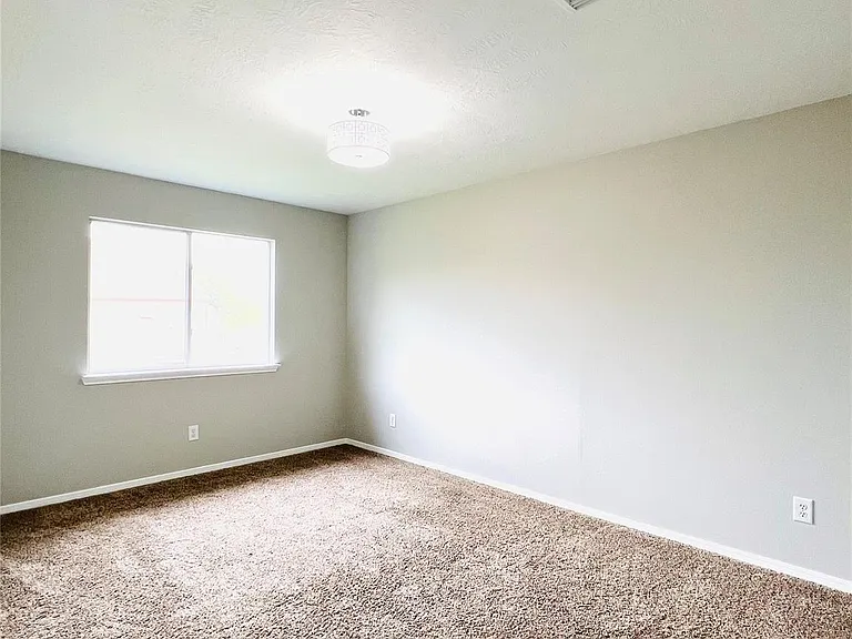 8426 Woodland Knoll Ln — Photo 20