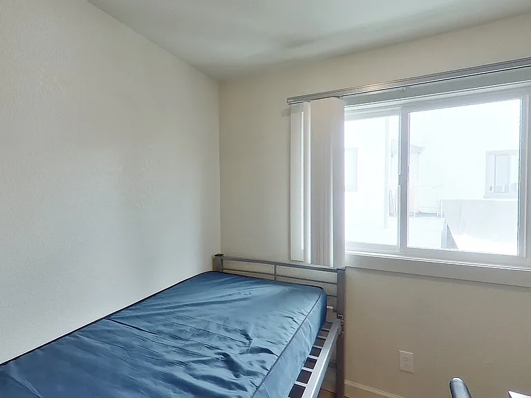 2437 Piedmont Ave — Photo 43