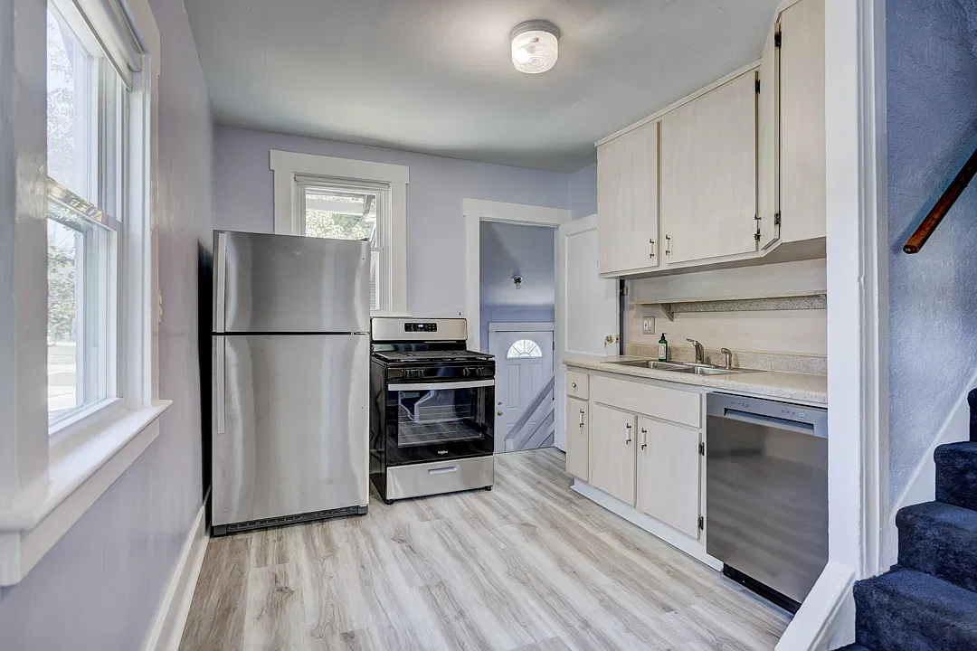 2 bed, 1098 sqft, $1,600 — Photo 4