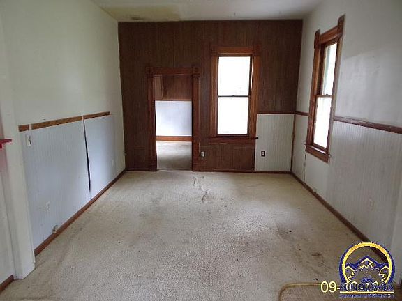 5th image of 217 Topeka Ave