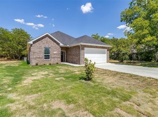 108 Cleveland St, Cleburne, TX 76031