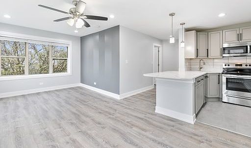 3rd image of 1301 W Estes Ave APT 3E