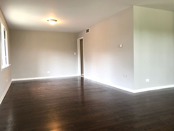 5th image of 17309 Parkside Ave
