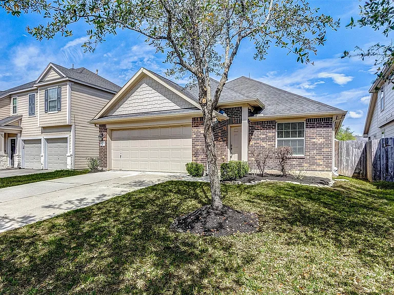 12943 Pecan Shores Dr — Photo 2