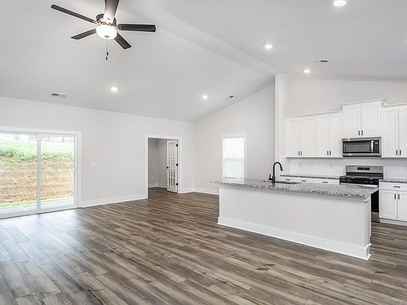 5th image of 202 Custer Dr