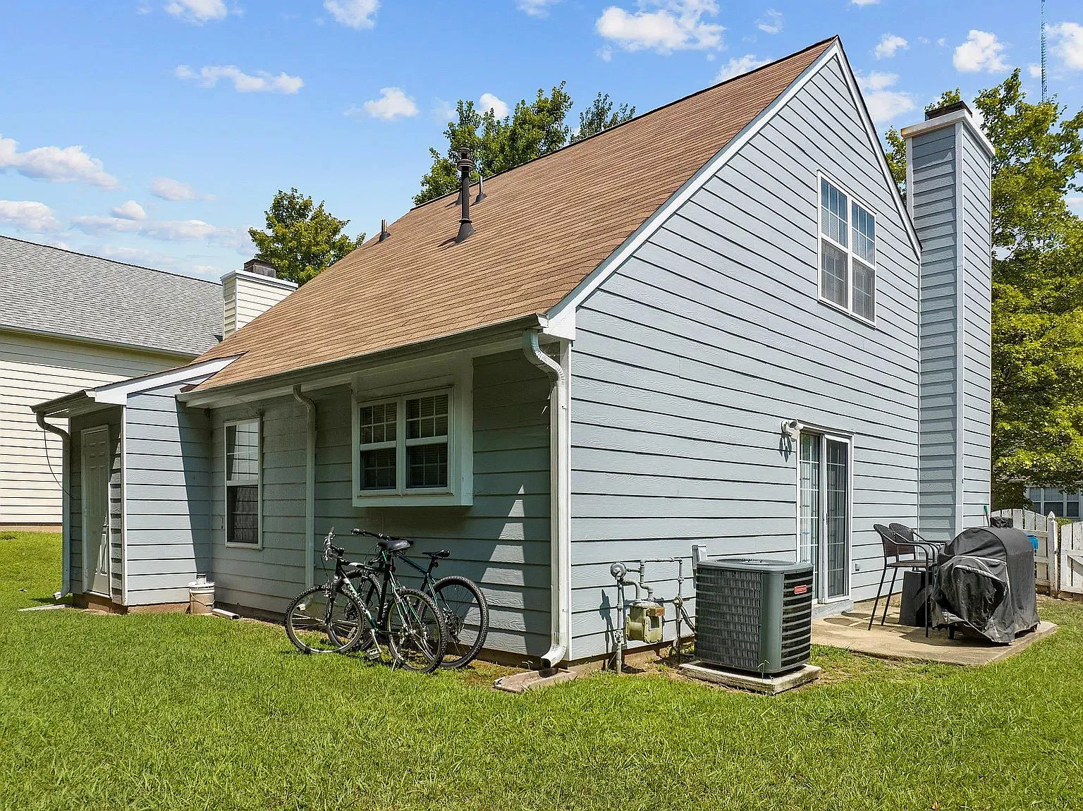 2 bed, 1227 sqft, $1,865 — Photo 4