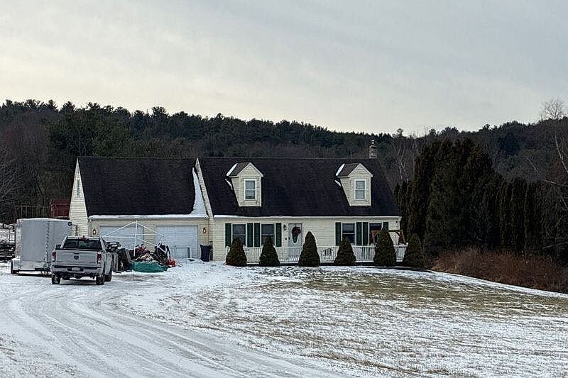 1st image of 90 Gun Club Rd