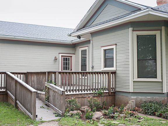 4th image of 805 N College St