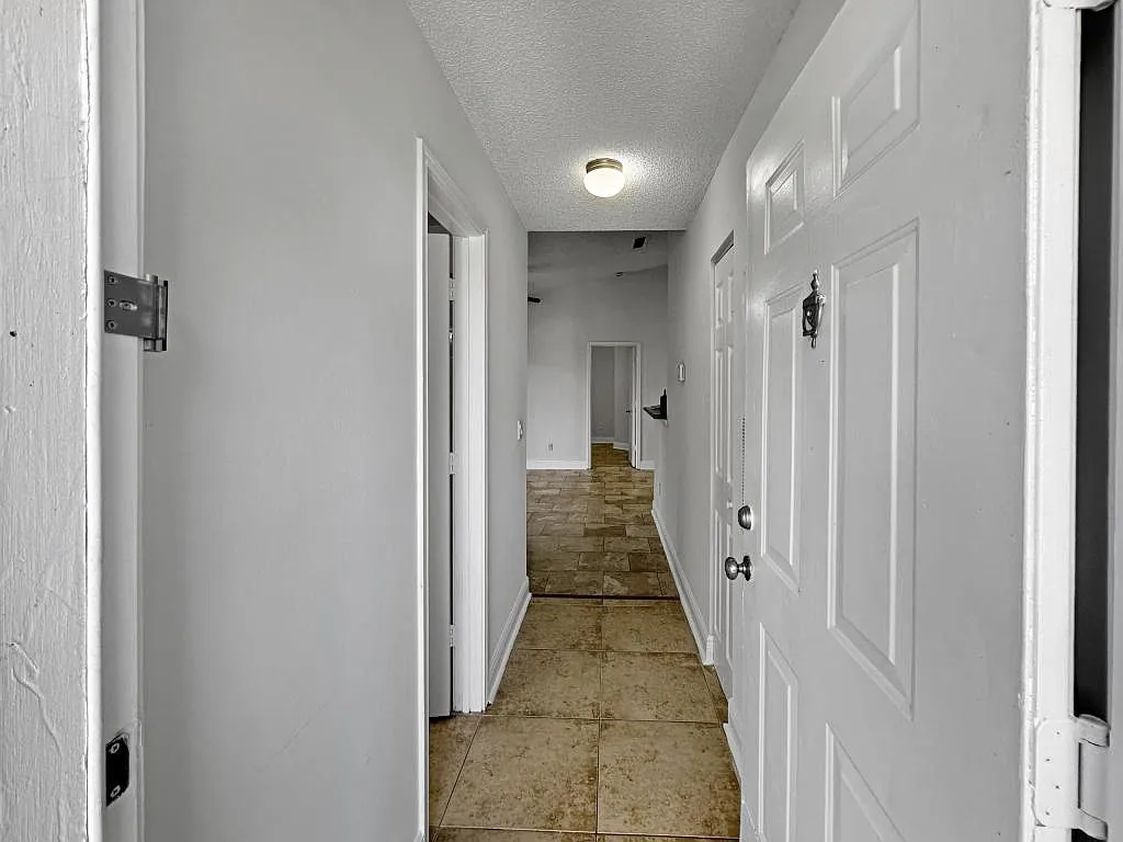 708 Secret Harbor Ln, 204 — Photo 3