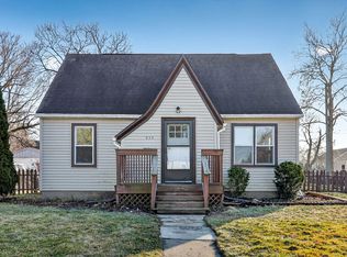 950 Spruce St, Aurora, IL 60506