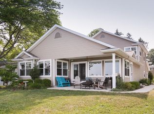 8656 Long Lake Dr E, Scotts, MI