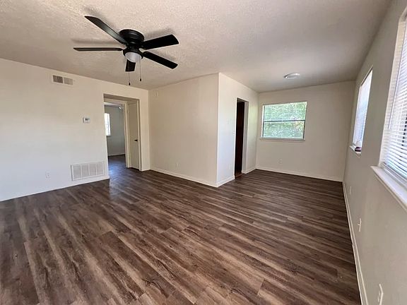 2nd image of 450 Burleson St APT D