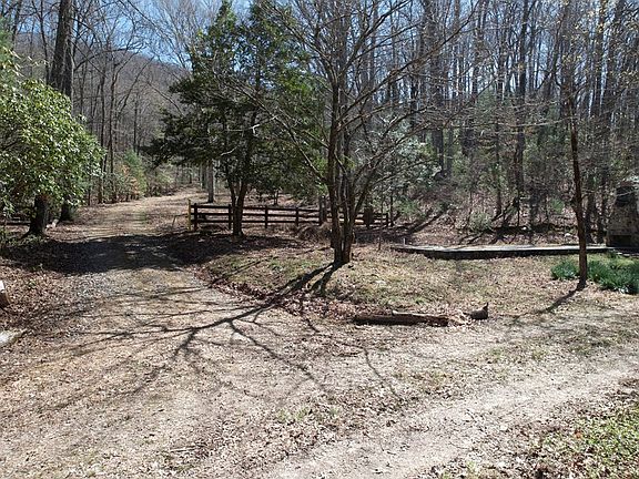 3rd image of 457 Youngblood Dr