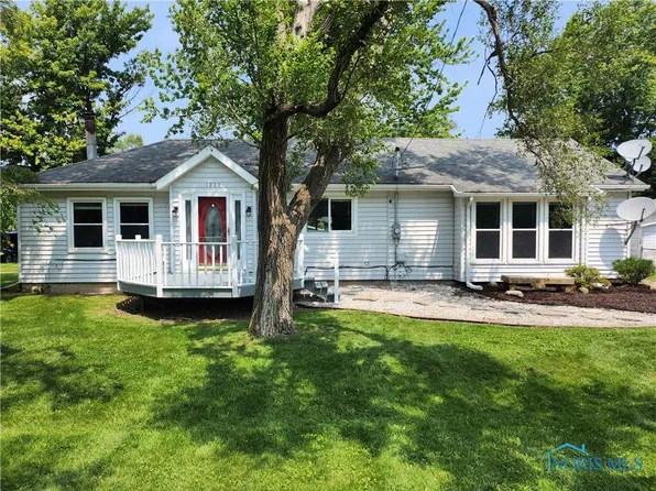 1025 Grant St, Martin, OH 43445