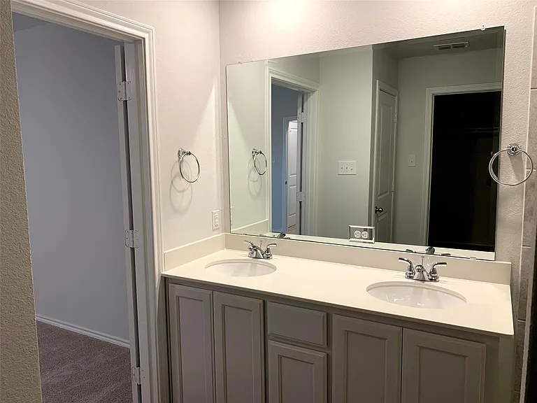 407 Milverton Dr — Photo 16