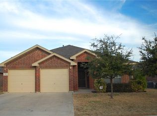 237 Creekside Dr, Saginaw, TX 76131