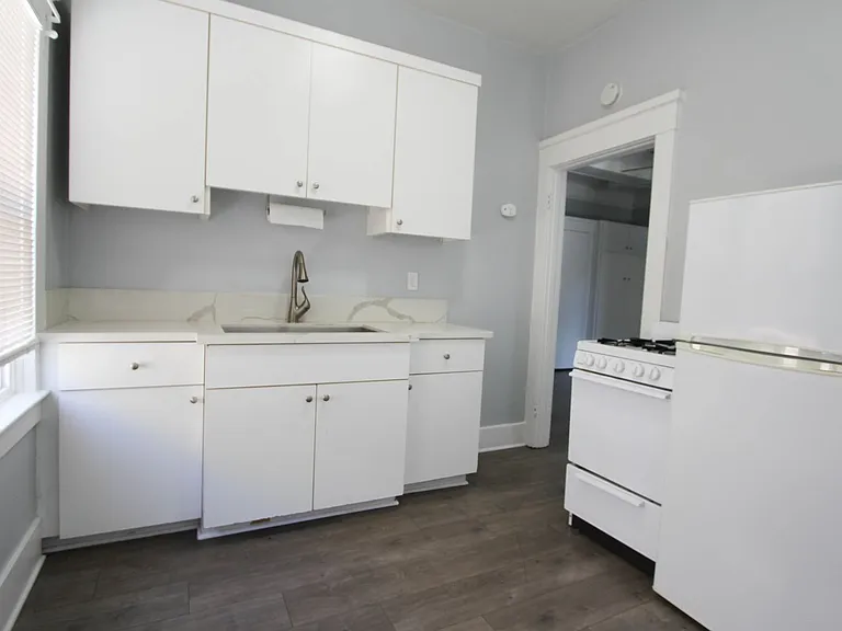 1153 E Appleton St — Photo 3