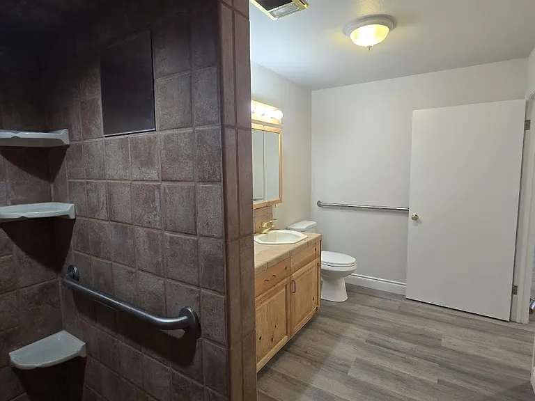 1176 W San Bruno Ave — Photo 39
