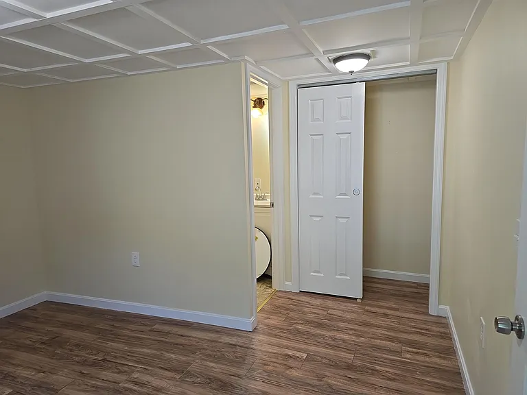 111 Maple St #B — Photo 13