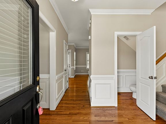 5th image of 1001 Manderston Ln