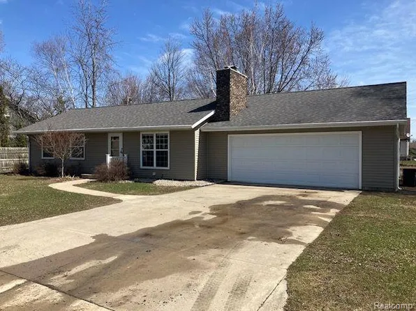 363 Nelson St, Harbor Beach, MI 48441