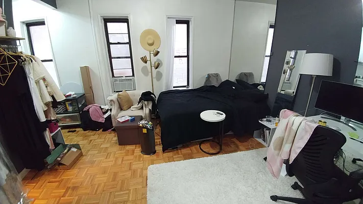 Rented by Downtown Mgt & Realty LLC | media 3