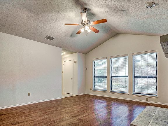 3rd image of 6925 Sierra Dr