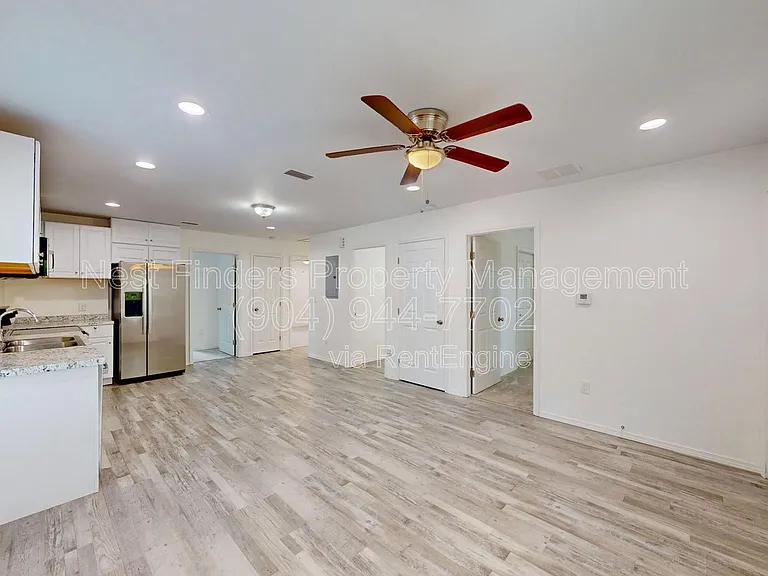 2220 Flesher Ave — Photo 3