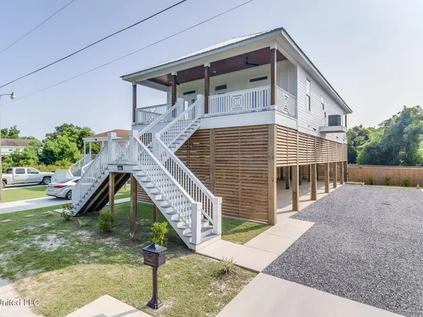 319 Hope Ln, Pass Christian, MS 39571