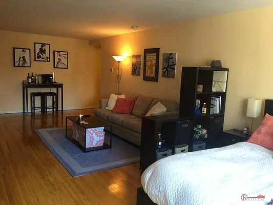 Rented by Cayenne Realty Group | media 7