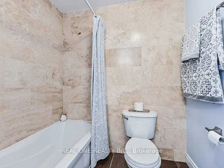 2380 Guildstone Cres — Photo 10