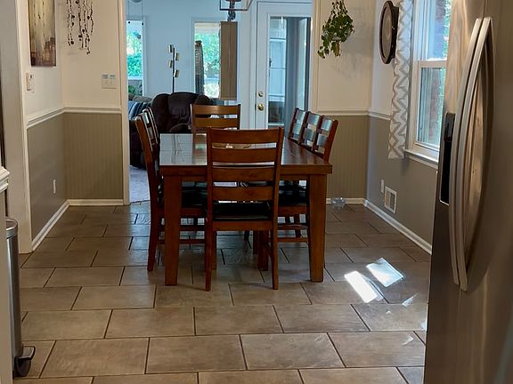 5th image of 674 Ridgewood Dr