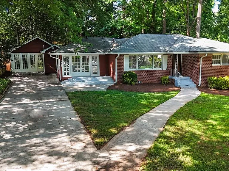 1392 Lively Ridge Rd NE — Photo 1