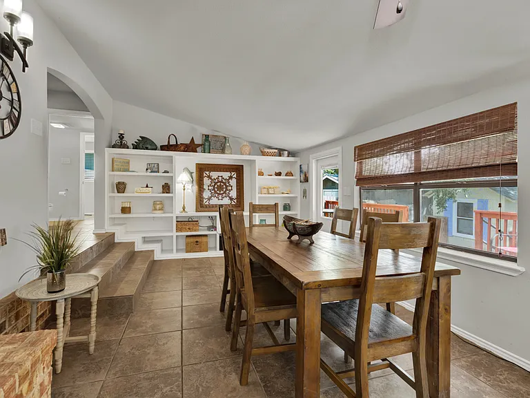 1015 Reiley Rd — Photo 10