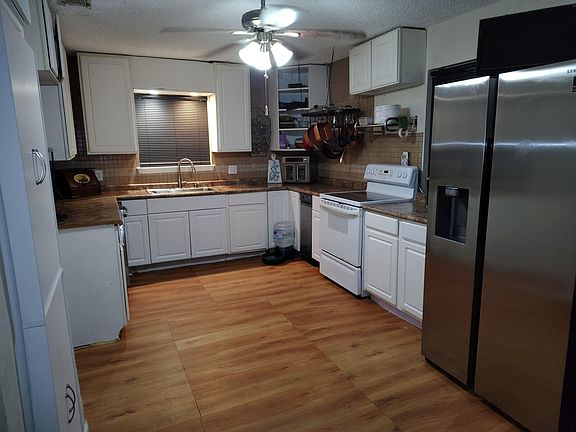 4th image of 113 Beck St