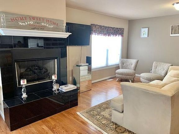 4th image of 817 Wellington Dr